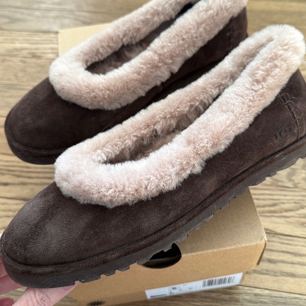 UGG Women's Chocolate Zoe’s Ballet Flat - Picture 2 of 4